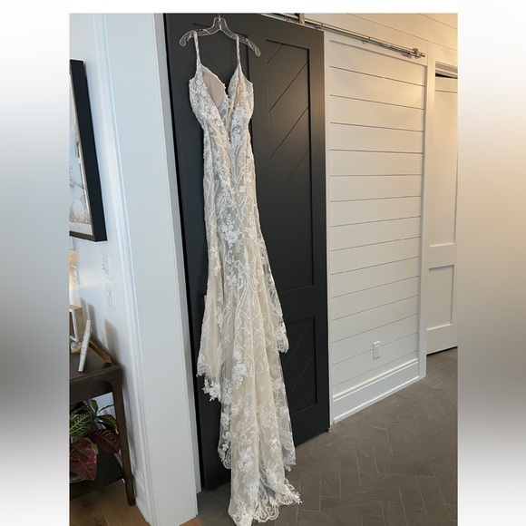 Enzoani Phoebe Wedding gown - brand new, never worn, never altered. - Picture 5 of 9